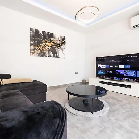 Modern2bed With Balcony In St Pauls Bay 세인트폴스베이