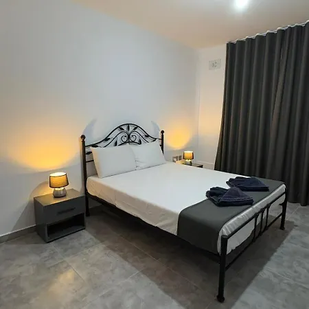 Modern2bed With Balcony In St Pauls Bay 아파트 *