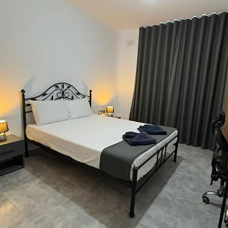 Modern2bed With Balcony In St Pauls Bay 아파트 *