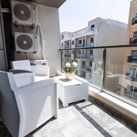 Modern2bed With Balcony In St Pauls Bay 아파트